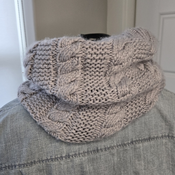 MICHAEL KORS GREY KNITWEAR CABLE KNIT FLEECE LINED INFINITY SCARF WOMEN OS BUFF - Picture 4 of 9